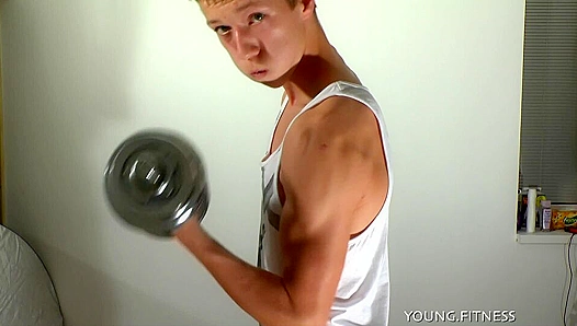 Ripped Twink Flexes Hard: Sexy Solo Workout Fantasy – EastBoys 18+