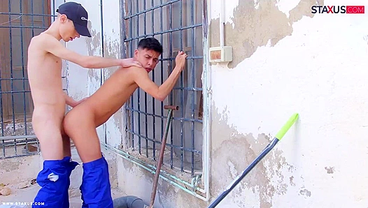 David Cameron Meets Jeff Pesos for Fiery Bareback Fun – Hot Gay Sex Scene