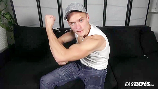 Mitchel Jacobson Shows Off Rock-Hard Gains in Steamy Solo Session – EastBoys 18+