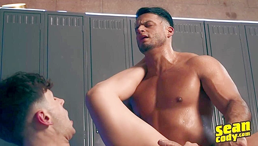 Hot Locker Room Action: Axel Michael Goes Wild for Sean Cody X
