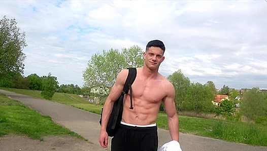 Buff Stud Shows Off His Massive Bulge – Flashing Hard Muscle Heat – EastBoys