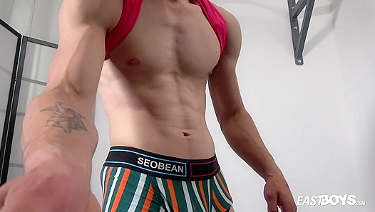 Daniel Donovans Ripped Body Raw Power On Full Display – EastBoys 18+