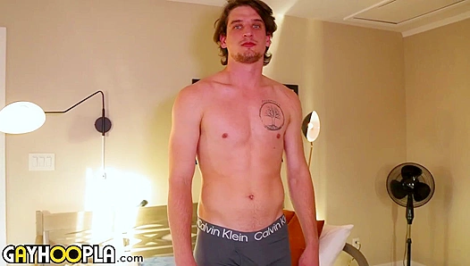 Kolbys Massive Hard-On Takes Center Stage – GayHoopla 18+