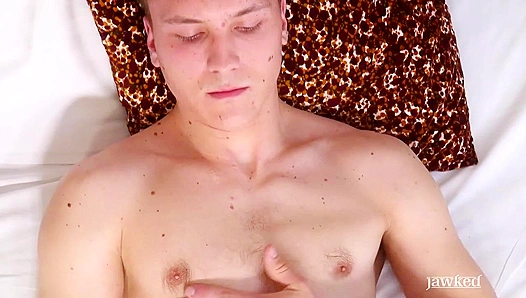 Taylor Hawk Gets Dirty Masterbating in Hot Solo Action – Jawked