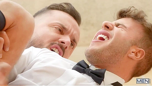 King Allen Takes Control: Raw Power Play With Sir Peter on the Balcony – GayPornXCLUSIVE