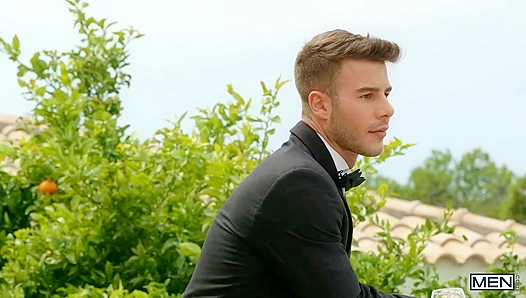 King Allen Takes Control: Raw Power Play With Sir Peter on the Balcony – GayPornXCLUSIVE