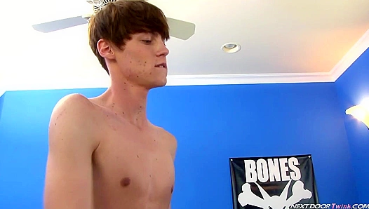 Nick Reeves Pleasures Two Hot Guys–BJs, Double Penetration Messy Climaxes–Gay Porn Action