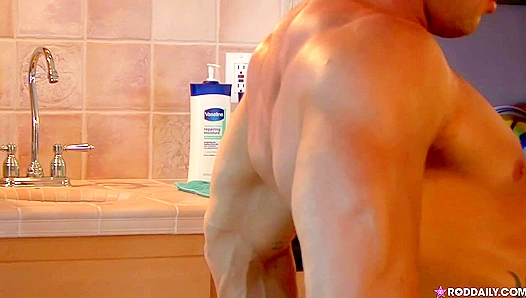 Shredded Beefcakes Ride Hard: Rod Daily Joey Baltimore Collide – Raw Gay Sex
