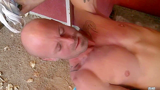 Stranded Horny: Desperate Blowjob Turns into Wild Ass Fucking – GayXXX 18+