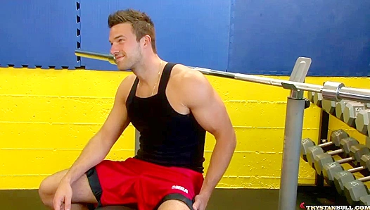 Trystan Bull Shows Off His Tight, Hard-Ass Physique – Hot Behind-the-Scenes Heat –