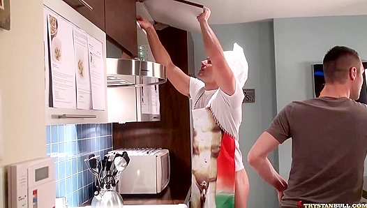 Tristan Bulls Joo LaPointe in Sizzling Kitchen Heat – Gay Porn Explosion 18+