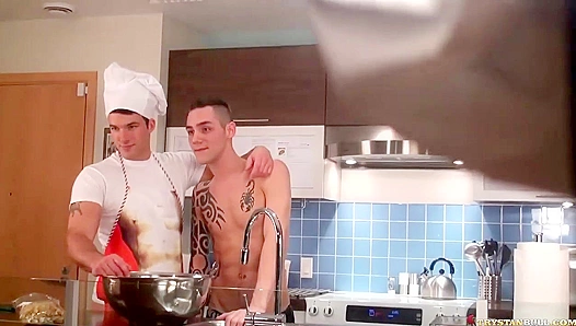 Tristan Bulls Joo LaPointe in Sizzling Kitchen Heat – Gay Porn Explosion 18+