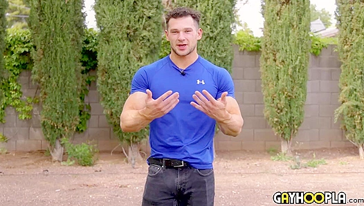 Rip Raw: Zack Dickson Flashes Muscle Massive Cock Live – GayHoopla