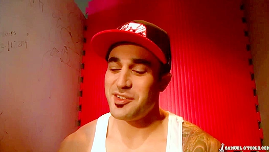 Samuel OTool Flexes Huge Muscles Behind-the-Scenes – Steamy Gay Workout Heat