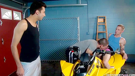 Nextdoor Twinks: Anthony Romeros Hottest Neighbor Affairs Unfold – GayPornFun