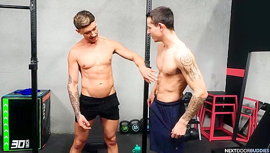 Kyles Tight Heat Bends for Phoenix — Neighbors Steaming Quickie – GayBuddies 18+