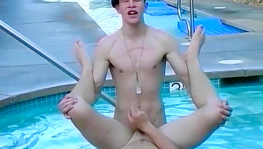 Hard Amateur Loads Deep Thrusting Finish with Messy Facial Cream Pies – BeddableBoys 18+