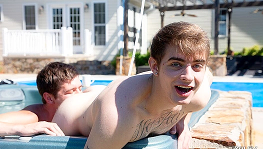 Colby Knox Takes It Wild Outside — Raw Anal Heat Under the Sun – 18+