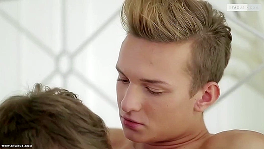 Lucas Drake Rides Tom Jacobs Hard in Steamy Bareback Session – GayXXX