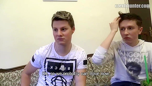 Two Horny Twinks Dive into Wet, Wild Three-Way Action – Hot Amateur Gay Threesome