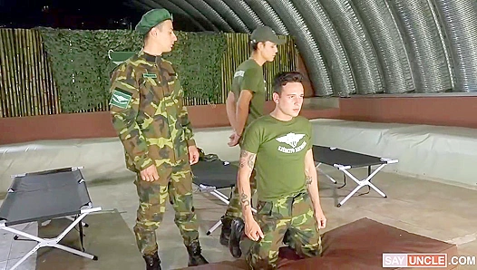 Eric Deen Gets Pounded by Rodrigo El Santos Thick Military Meat – Raw Anal