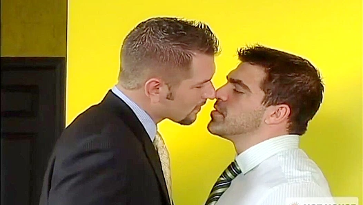 Craving Heat: Andrew Takes Justices Thick Rod in Vince Fellinis Office – Hothouse