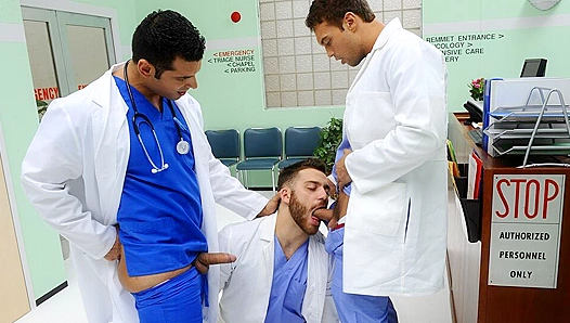 Rocco Reeds Hot ER Fantasy: Deep Thrusting Takes Him Over – 18+