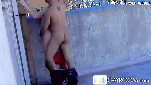 Leo Forte Takes Hard Outdoor Poundin from Hung Stud – Steamy Gay Sex Action