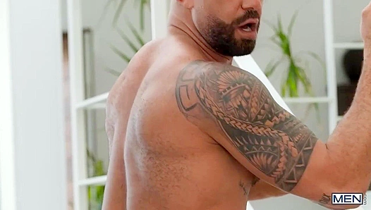 Papi Gets Roasted by Bruno Max in Steaming Hot Straight-to-Gay Anal – XclusiveFilms 18+