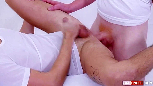 Deep Connection: Divine Twinks Ride Hard in Steamy Missionary Action – BrodySam (293754)