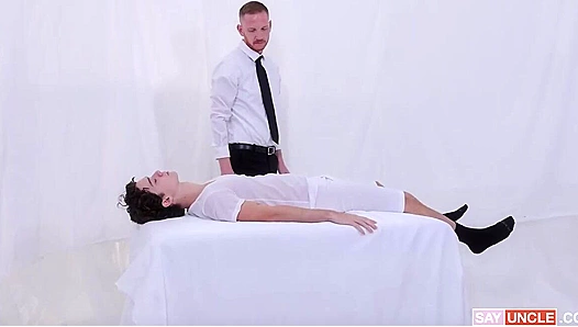 Deep Connection: Divine Twinks Ride Hard in Steamy Missionary Action – BrodySam (293754)
