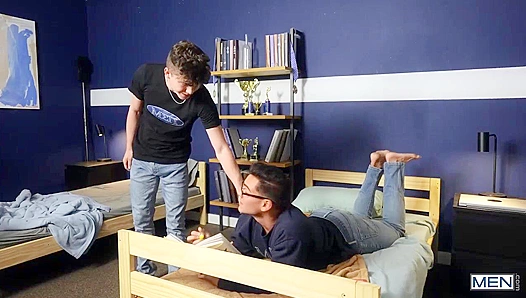Damian Nights Gets Kinky Fully Stuffed by Hung Drake Von – Hot Gay Anal Scene
