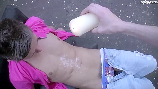 Evan Zero Takes Risky Public Ass Play with Naughty Stranger – GayXXX