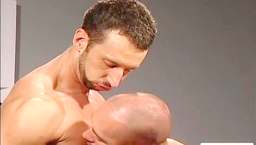 Craig Andreas Goes Wild — Steamy Muscle Fuck Fuels Their Burning Desire – 18+