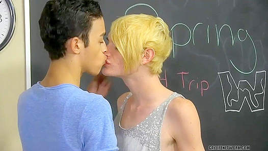Ditching Books for Hot Twink-on-Twink Action – Preston Dustin Go Wild – TeachTwinks 18+
