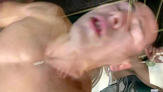 Starving for Cock: Hungry Server Buries It Deep in Jocks Tight Hole – XTubeGay 18+