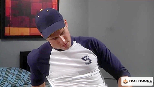 Brandon Lewis Takes On Steamy Solo Baseball Action – GayPornHub 18+