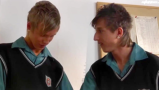 Joe Sorenson Swallows Leo Palmers Creampie in Hot Classroom Fuck – GayXXX