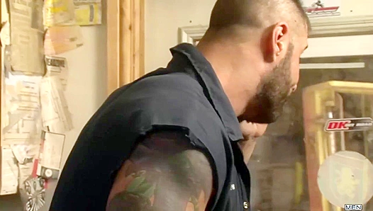 Damien Meets Alex Martinez for a Rough Factory Fucking Ride – RawMales 18+