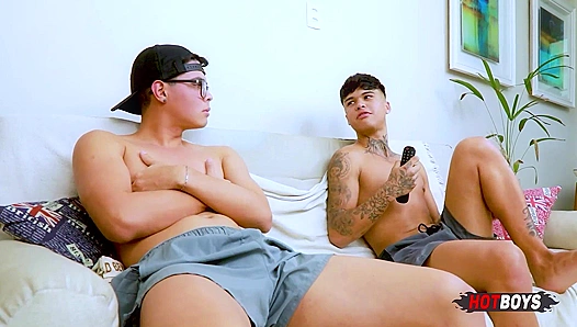 Nerdy Stud Claims His Buddy — No Lube, Just Pure Bareback Lust – GayPornHub 18+