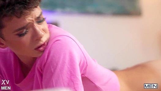 Femboy Dominates Drake von Sam Ledger in Steamy Bareback Action – 18+