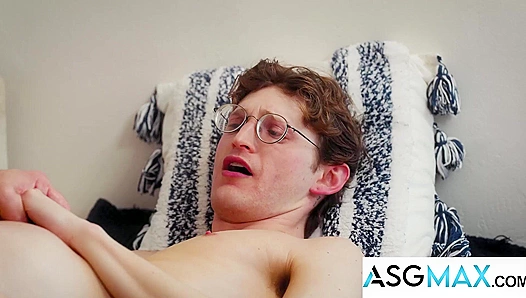Greg McKeon Dominates Young Twink in Hot Directors Cut Ride – GayPornX