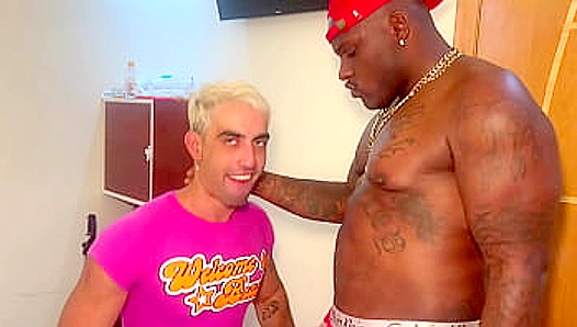 Big Black Cock Fills Eager Sissy Boy – Wild Bareback Fun – GayPornX 18+