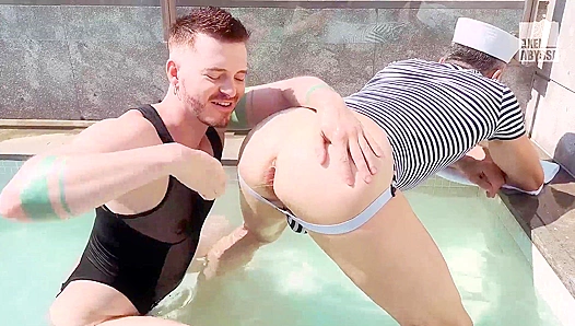 Fisting Glory: Axel Abysse Fully Stretched by Max Wilde Under the Sun – 18+
