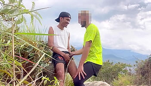 Stranger Danger Turned Hot Encounter: Post-Workout Roadside Fuck Frenzy – GayXXX 18+
