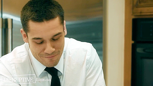 Undercover Fire: Roman, Todd Nicos Steamy Secret Session – 18+