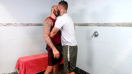 Steamy Showers Sore Muscles: These Hunky Gays Cant Wait to Fuck — 18+