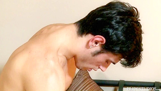 Trapped Alone, These Insecure Teens Explore Their First Raw Anal Encounter – 18+
