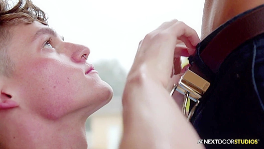 Soaking Wet Fit Twinks Make Out Hard in the Pouring Rain – NextDoorTwink