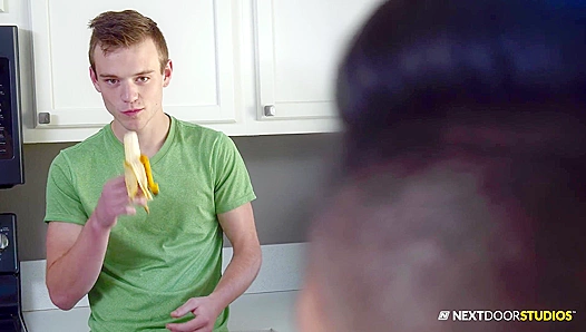 Blowjob Bliss: Scott Finn Eases His Buddys Horniness – NextDoorTwink 18+